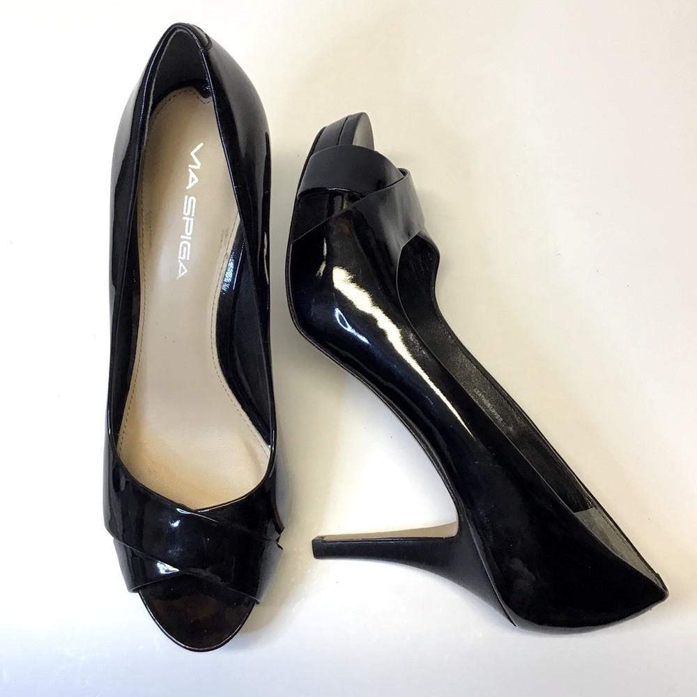 VIA SPIGA Patent Leather Peep Toe Pumps Black 7